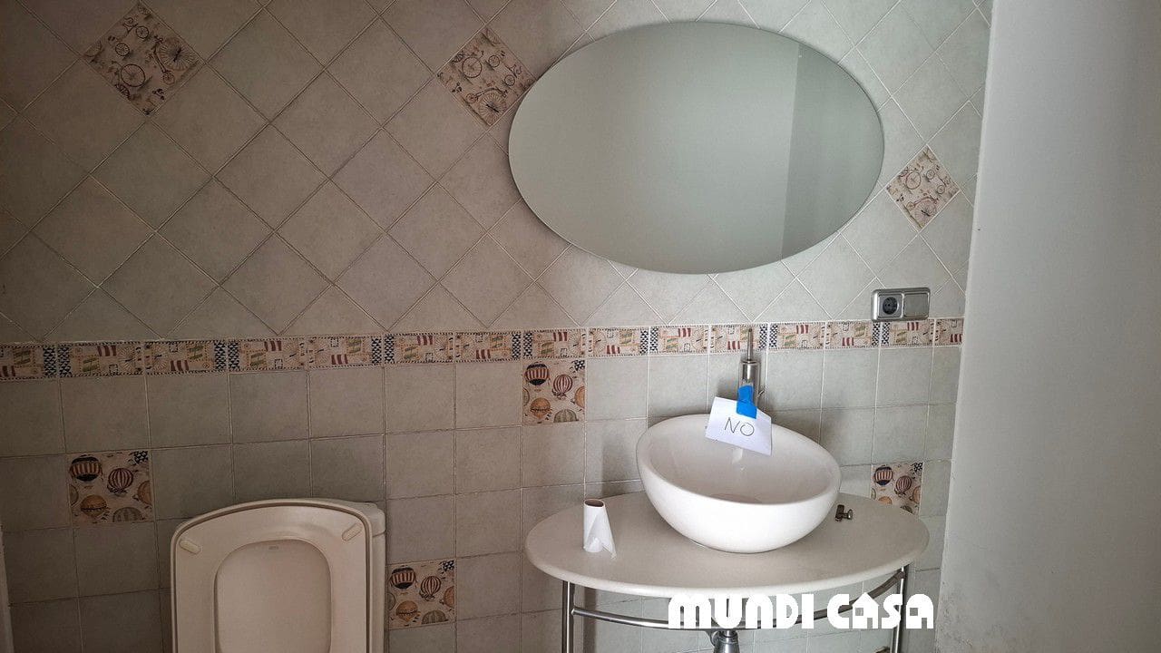 1 bedroom Commercial for rent in Boiro - € 800 (Ref: 8920068)