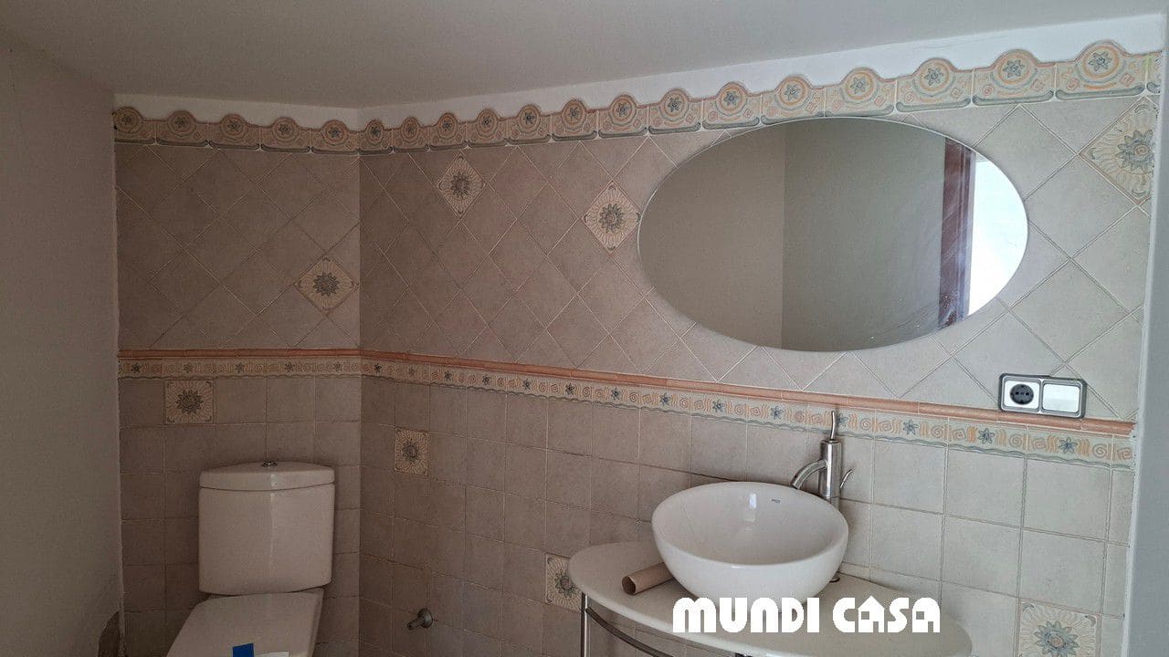1 bedroom Commercial for rent in Boiro - € 800 (Ref: 8920068)