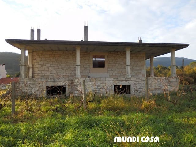 6 bedroom Townhouse for sale in Boiro with garage - € 190,000 (Ref: 8947212)