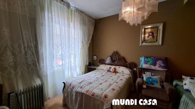 4 bedroom Townhouse for sale in A Pobra do Caramiñal - € 199,000 (Ref: 9001544)