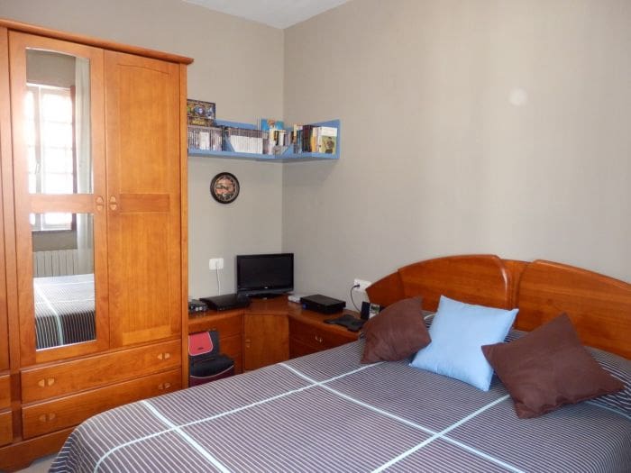 6 soveværelse Byhus til salg i Lousame - € 230.000 (Ref: 9114497)