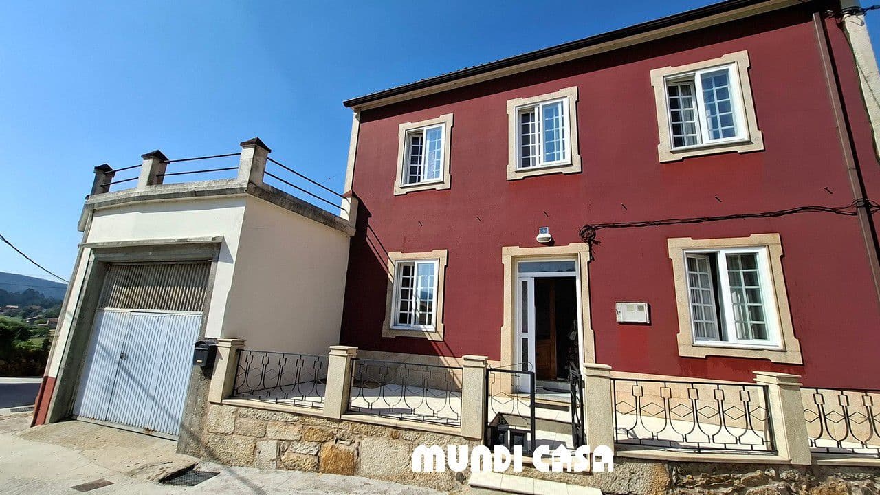 6 soveværelse Byhus til salg i Lousame - € 230.000 (Ref: 9114497)