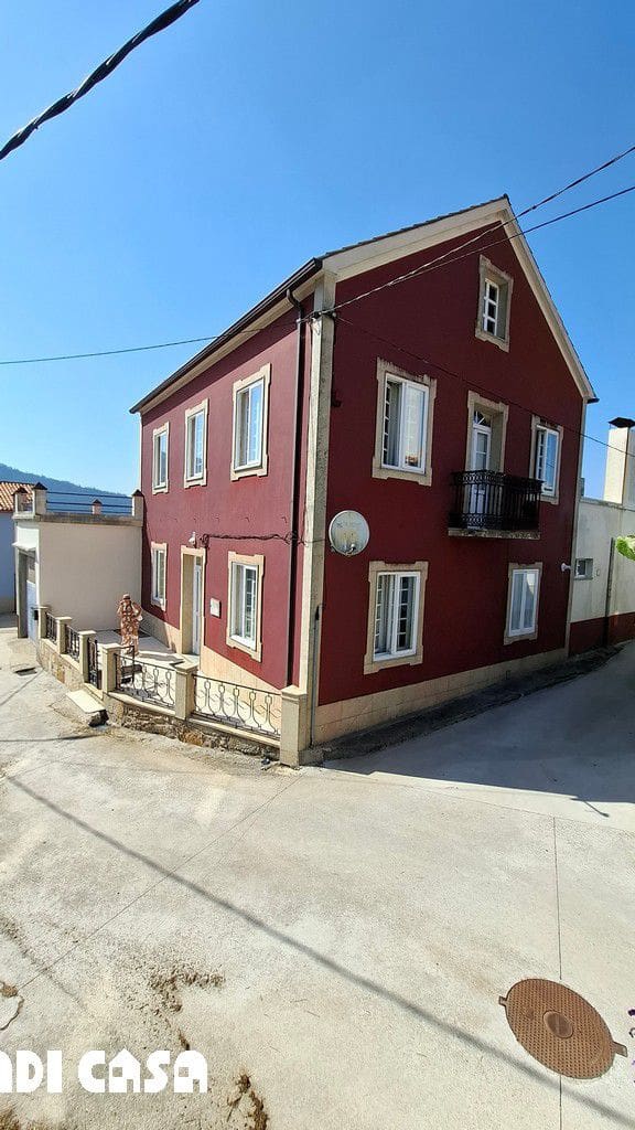 6 soveværelse Byhus til salg i Lousame - € 230.000 (Ref: 9114497)