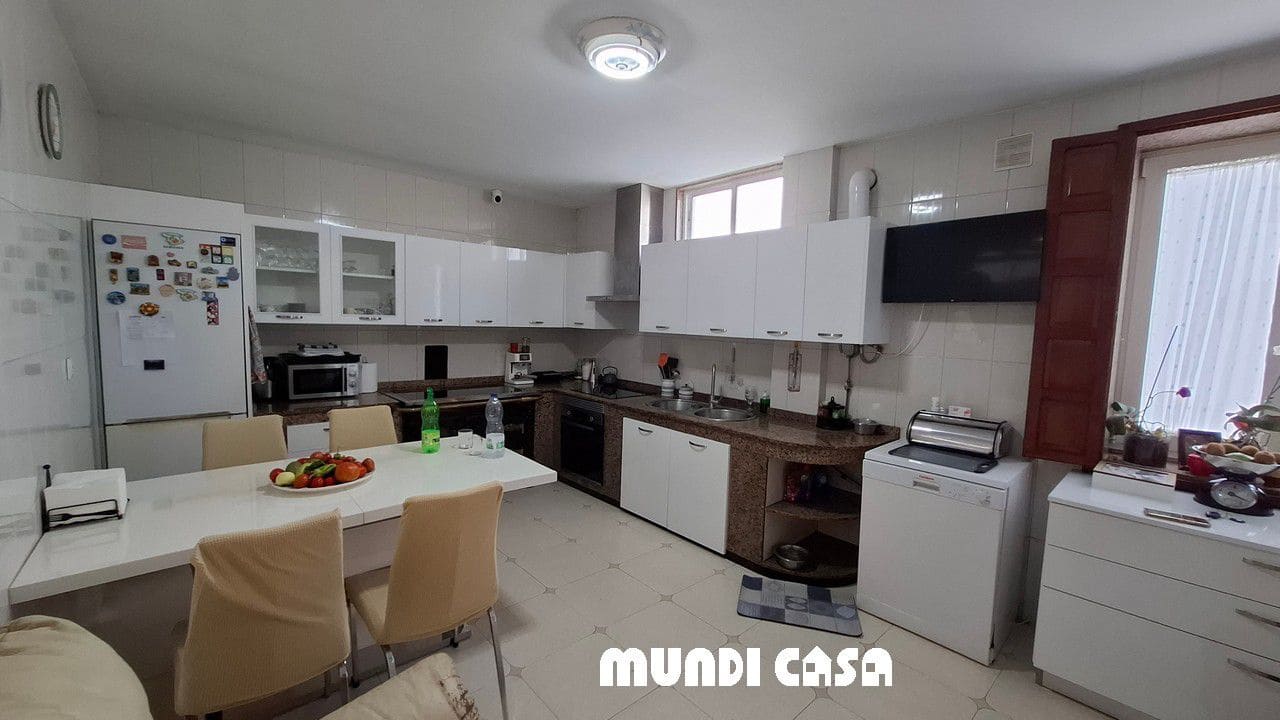 6 soveværelse Byhus til salg i Lousame - € 230.000 (Ref: 9114497)