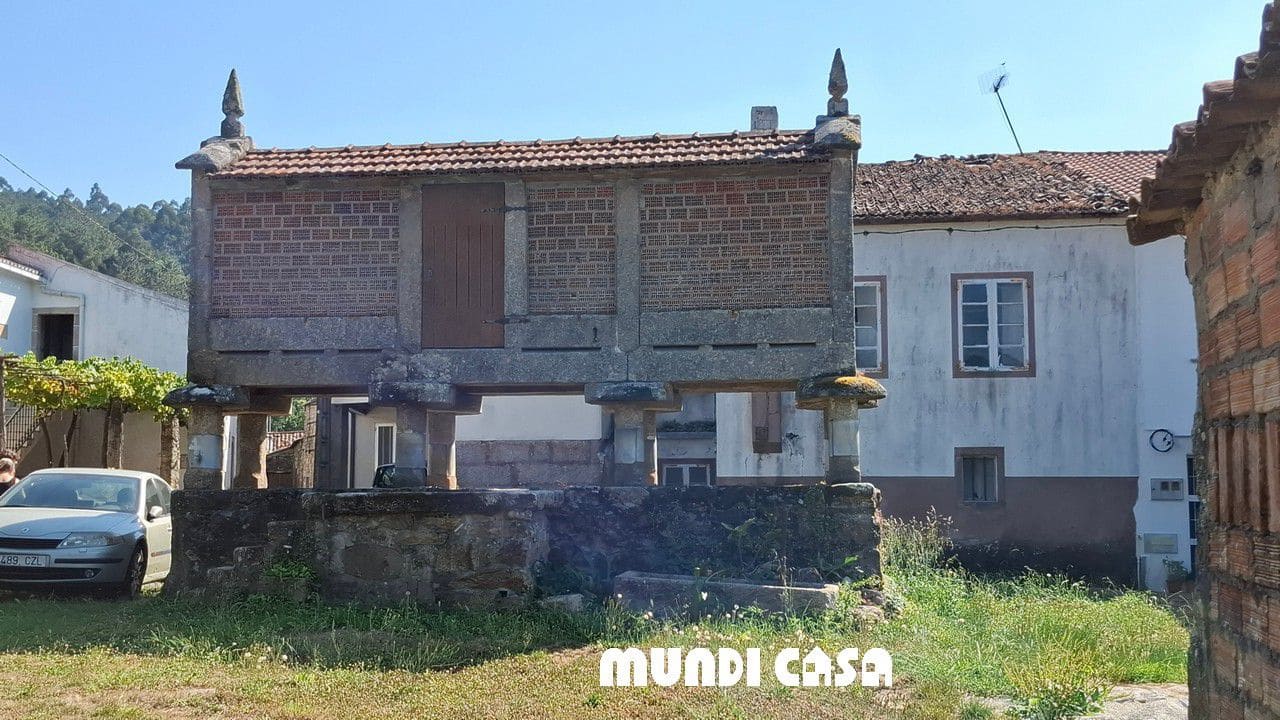 6 soveværelse Byhus til salg i Lousame - € 230.000 (Ref: 9114497)