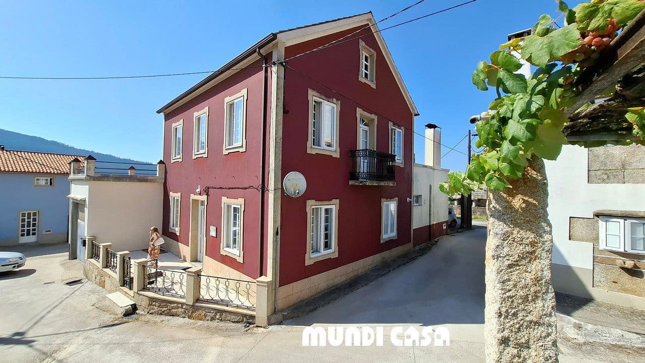 6 soveværelse Byhus til salg i Lousame - € 230.000 (Ref: 9114497)