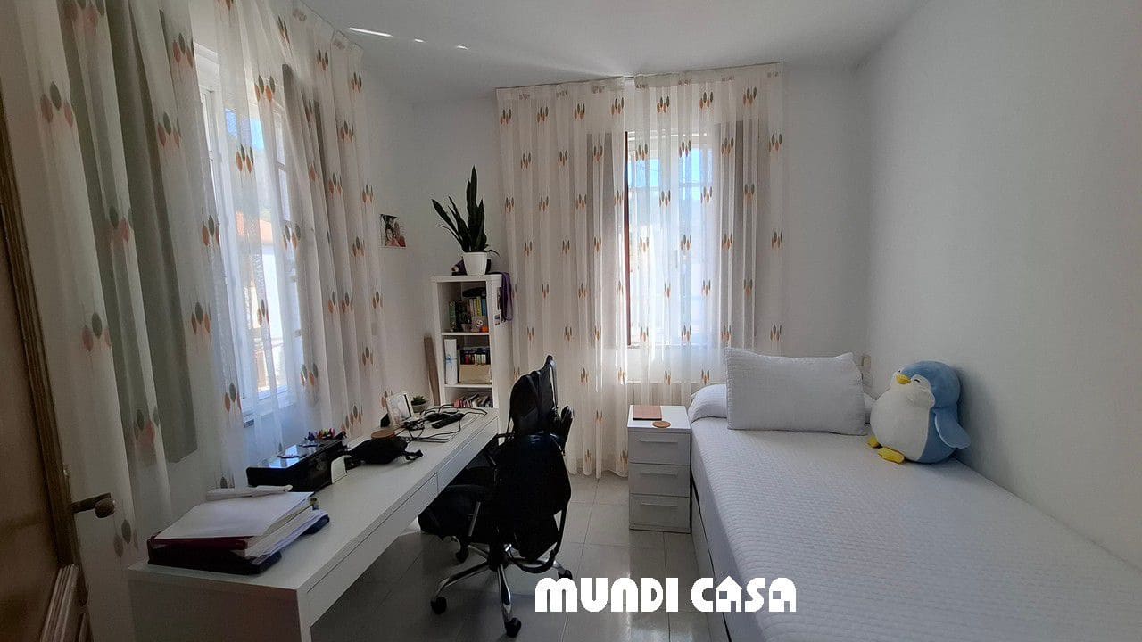 6 soveværelse Byhus til salg i Lousame - € 230.000 (Ref: 9114497)