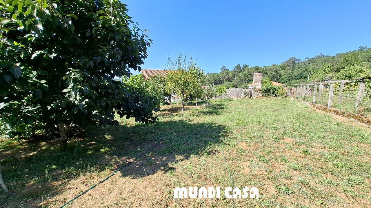 6 soveværelse Byhus til salg i Lousame - € 230.000 (Ref: 9114497)