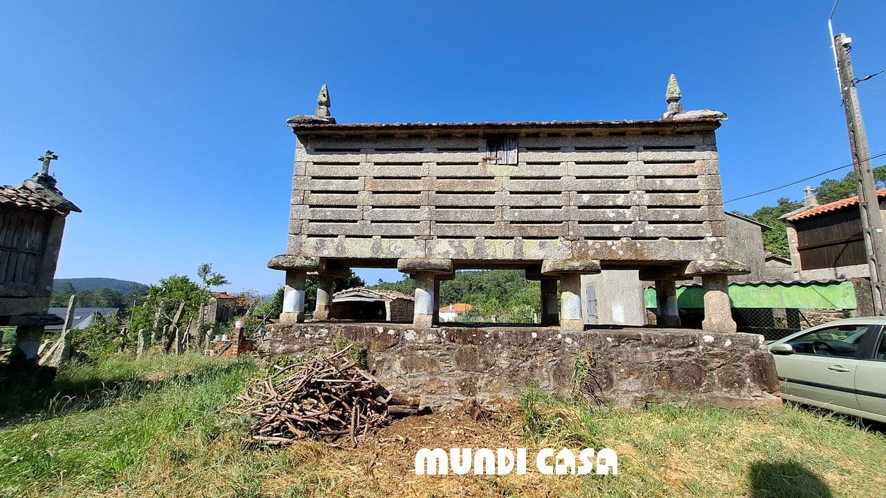 6 soveværelse Byhus til salg i Lousame - € 230.000 (Ref: 9114497)