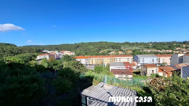 Casa de 6 habitaciones en Boiro en venta - 300.000 € (Ref: 9134702)