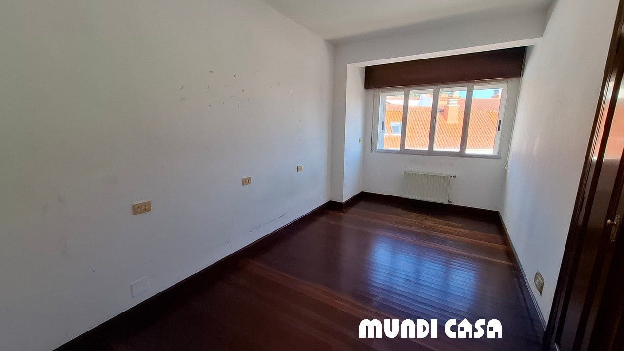 6 soveværelse Byhus til salg i Boiro med garage - € 285.000 (Ref: 9149676)