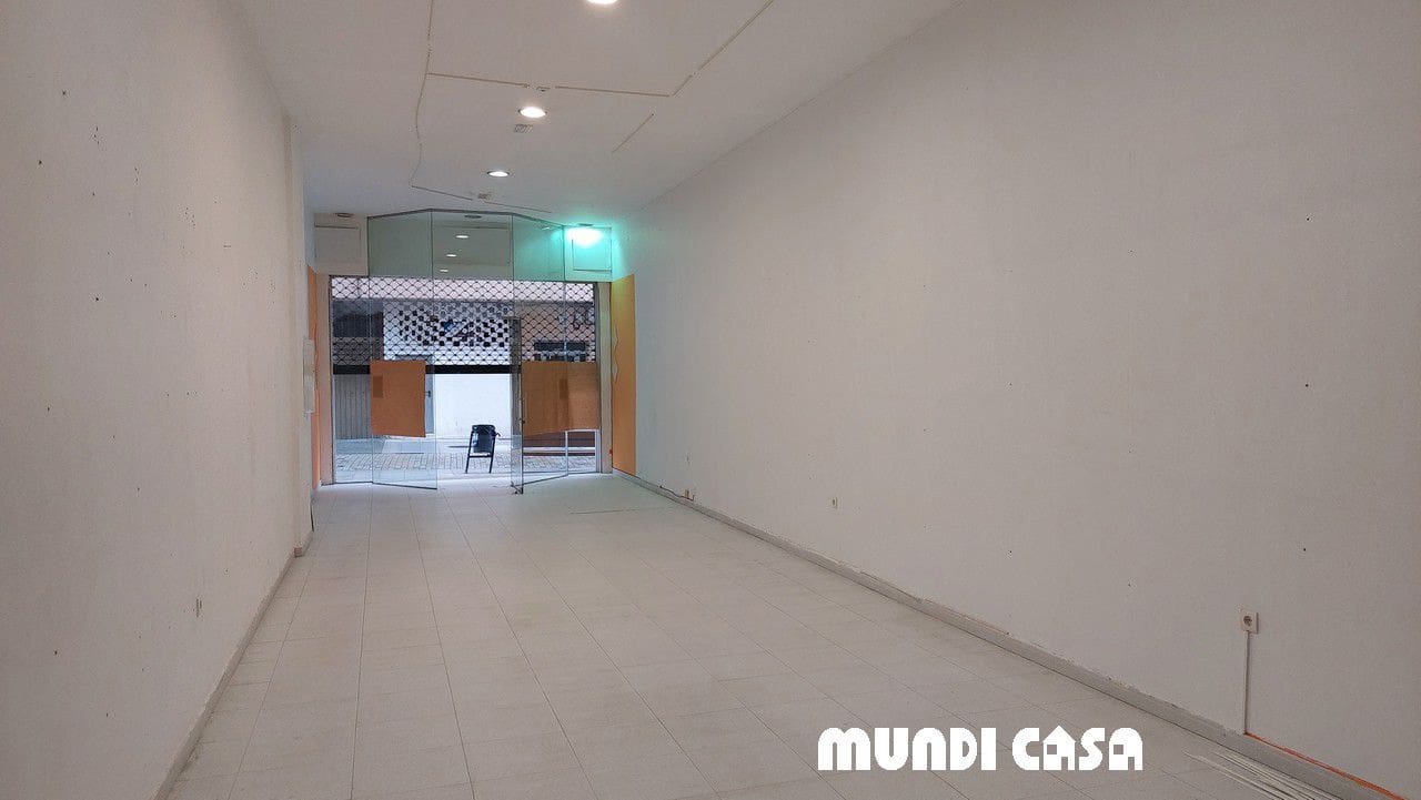 1 slaapkamer Commercieel te huur in Boiro - € 550 (Ref: 9415462)