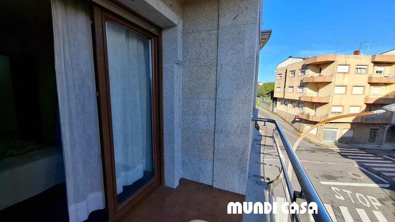 2 bedroom Apartment for sale in Boiro with garage - € 140,000 (Ref: 9480990)