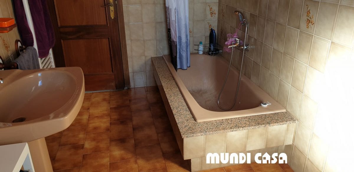 3 bedroom Townhouse for sale in Boiro with garage - € 308,000 (Ref: 9644596)