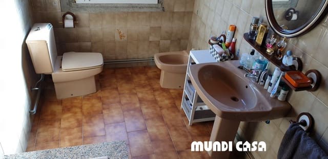 3 bedroom Townhouse for sale in Boiro with garage - € 308,000 (Ref: 9644596)