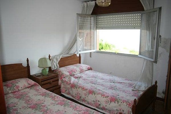 8 slaapkamer Huis te koop in Boiro met garage - € 125.000 (Ref: 9651287)