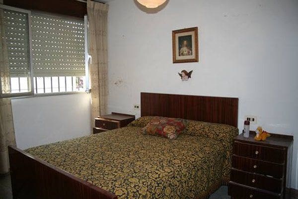 8 slaapkamer Huis te koop in Boiro met garage - € 125.000 (Ref: 9651287)