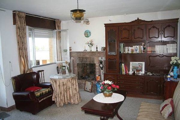 8 slaapkamer Huis te koop in Boiro met garage - € 125.000 (Ref: 9651287)