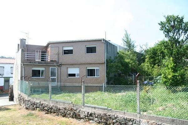 8 slaapkamer Huis te koop in Boiro met garage - € 125.000 (Ref: 9651287)