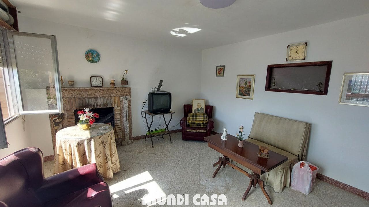 8 slaapkamer Huis te koop in Boiro met garage - € 125.000 (Ref: 9651287)