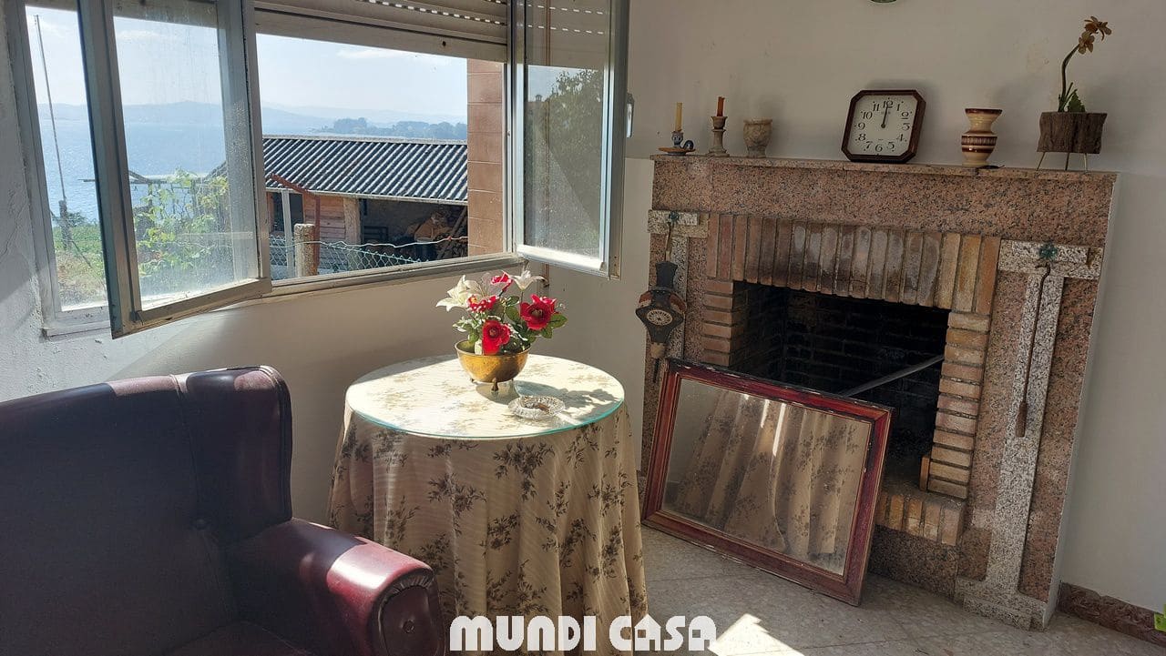 8 slaapkamer Huis te koop in Boiro met garage - € 125.000 (Ref: 9651287)