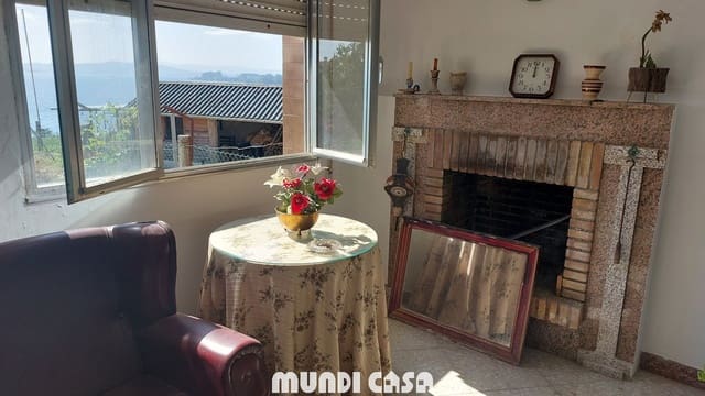 8 slaapkamer Huis te koop in Boiro met garage - € 125.000 (Ref: 9651287)