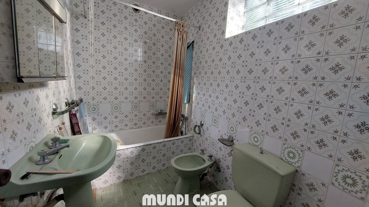 8 slaapkamer Huis te koop in Boiro met garage - € 125.000 (Ref: 9651287)