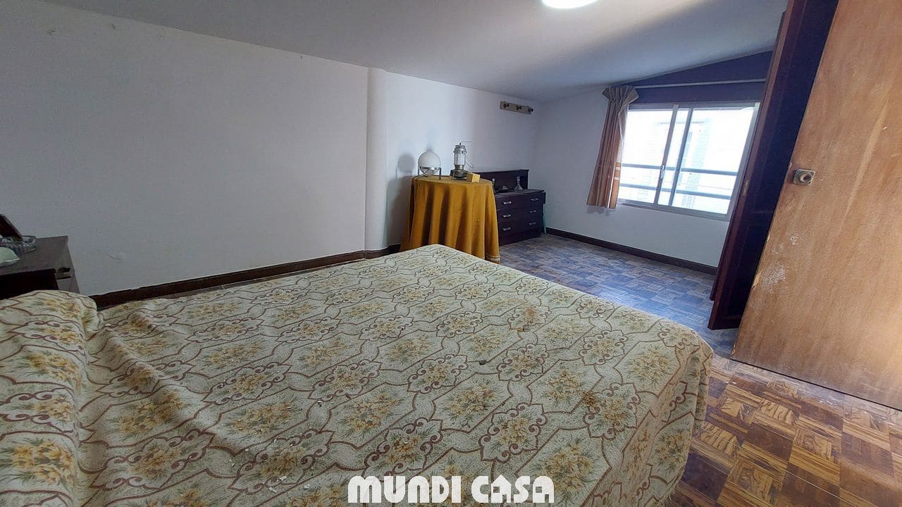 8 slaapkamer Huis te koop in Boiro met garage - € 125.000 (Ref: 9651287)