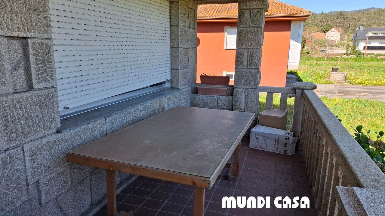 4 bedroom Townhouse for sale in Rianxo with garage - € 350,000 (Ref: 9711157)
