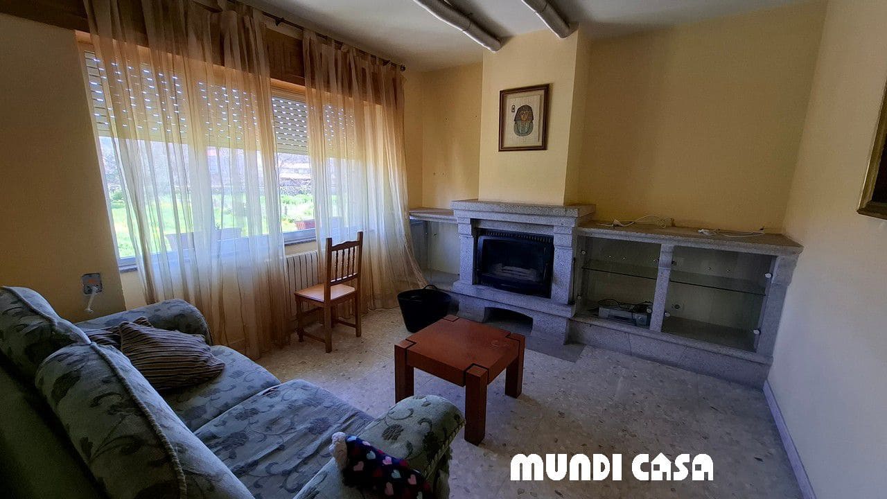 4 bedroom Townhouse for sale in Rianxo with garage - € 350,000 (Ref: 9711157)