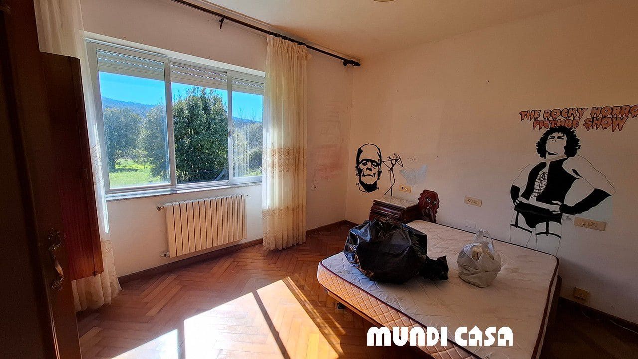 4 bedroom Townhouse for sale in Rianxo with garage - € 350,000 (Ref: 9711157)