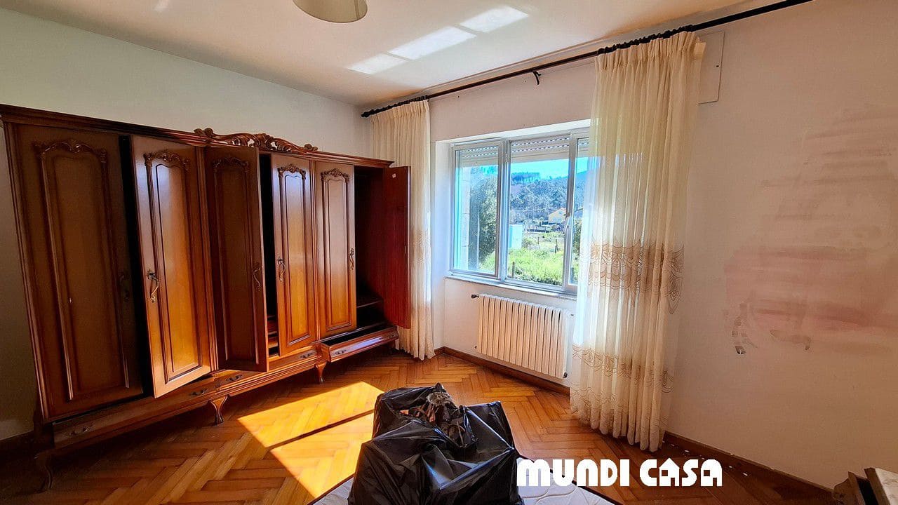 4 bedroom Townhouse for sale in Rianxo with garage - € 350,000 (Ref: 9711157)
