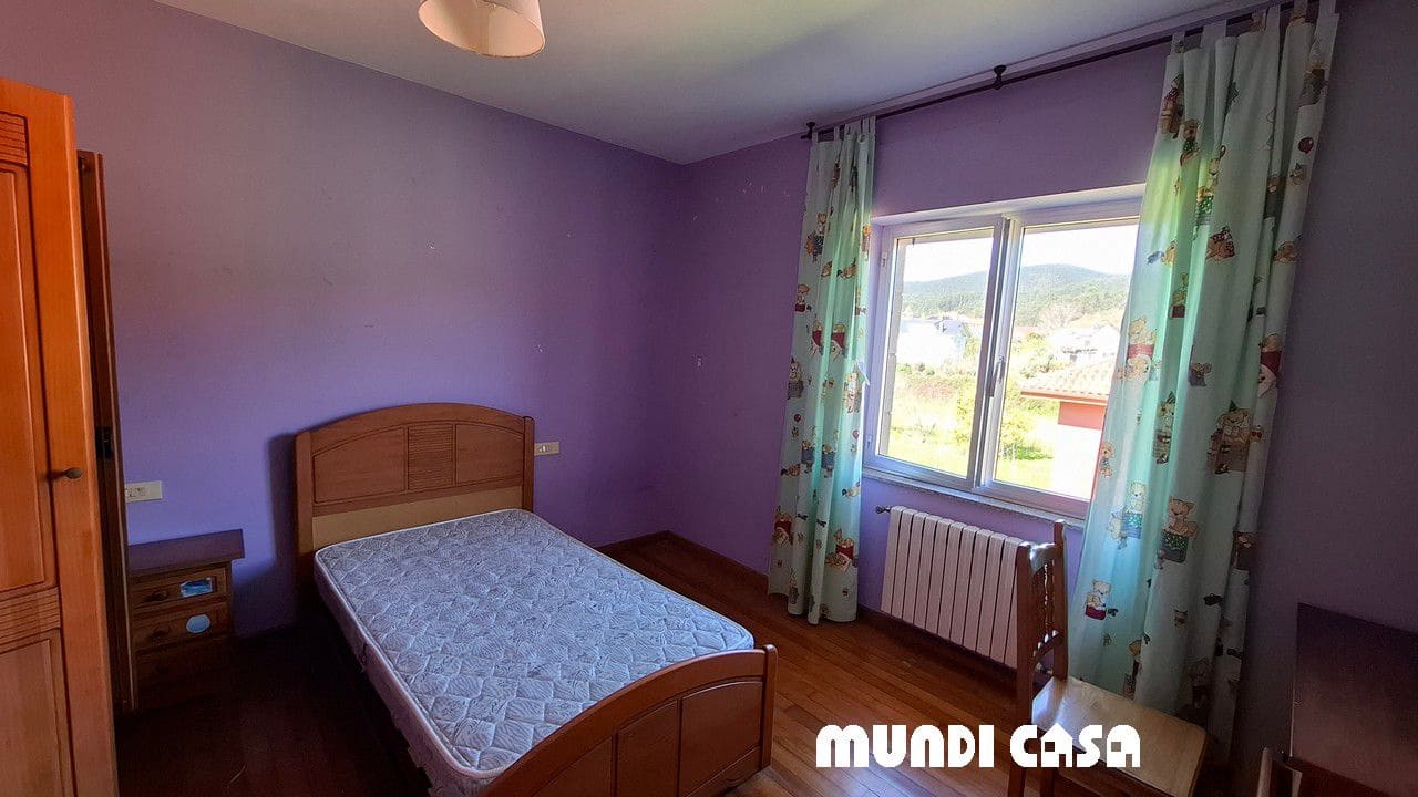 4 bedroom Townhouse for sale in Rianxo with garage - € 350,000 (Ref: 9711157)