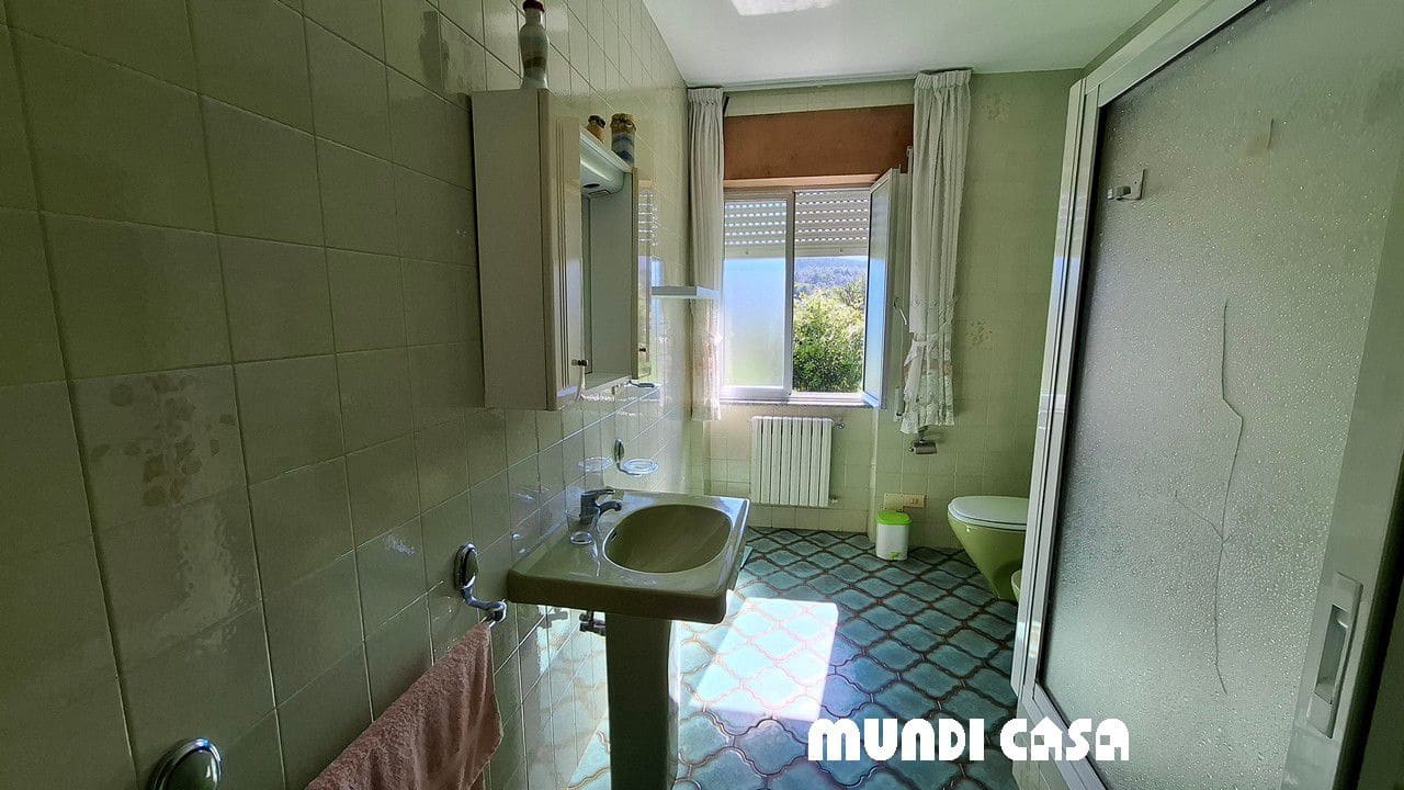 4 bedroom Townhouse for sale in Rianxo with garage - € 350,000 (Ref: 9711157)