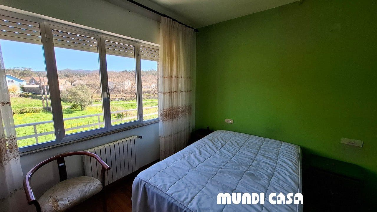 4 bedroom Townhouse for sale in Rianxo with garage - € 350,000 (Ref: 9711157)
