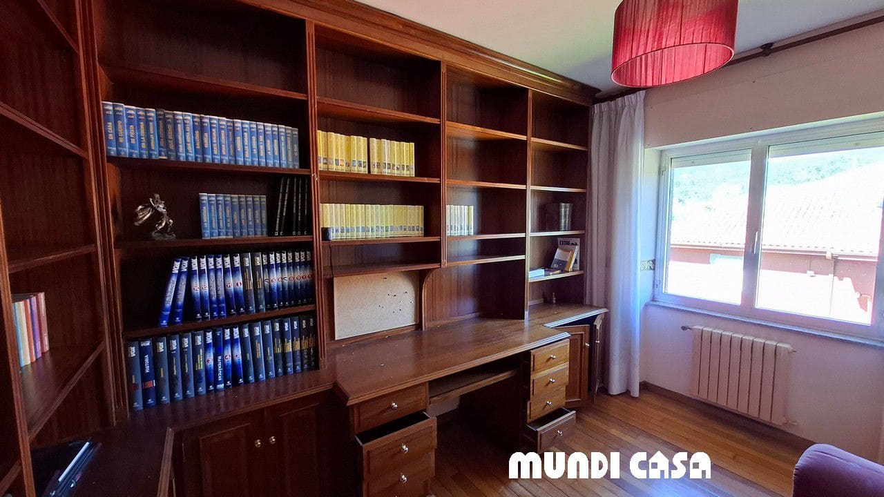 4 bedroom Townhouse for sale in Rianxo with garage - € 350,000 (Ref: 9711157)