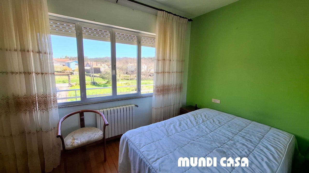 4 bedroom Townhouse for sale in Rianxo with garage - € 350,000 (Ref: 9711157)