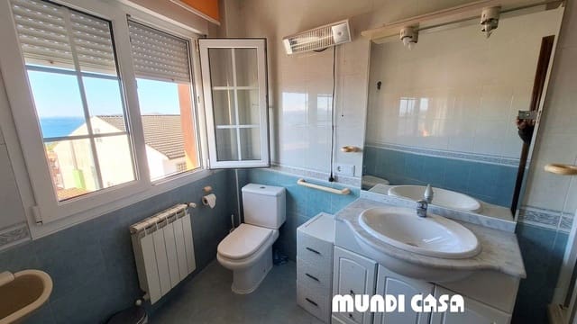3 quarto Casa em Banda para venda em A Pobra do Caramiñal com garagem - 345 000 € (Ref: 9721426)