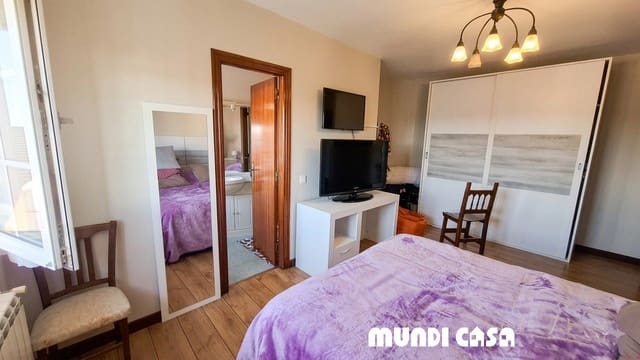 3 quarto Casa em Banda para venda em A Pobra do Caramiñal com garagem - 345 000 € (Ref: 9721426)