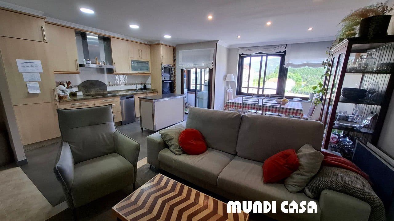 3 slaapkamer Flat te koop in A Pobra do Caraminal met garage - € 180.000 (Ref: 9807783)