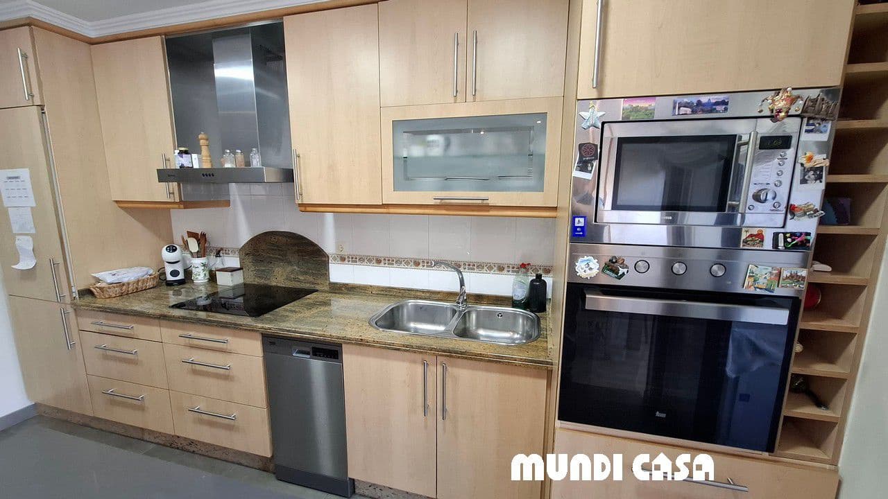 3 slaapkamer Flat te koop in A Pobra do Caraminal met garage - € 180.000 (Ref: 9807783)