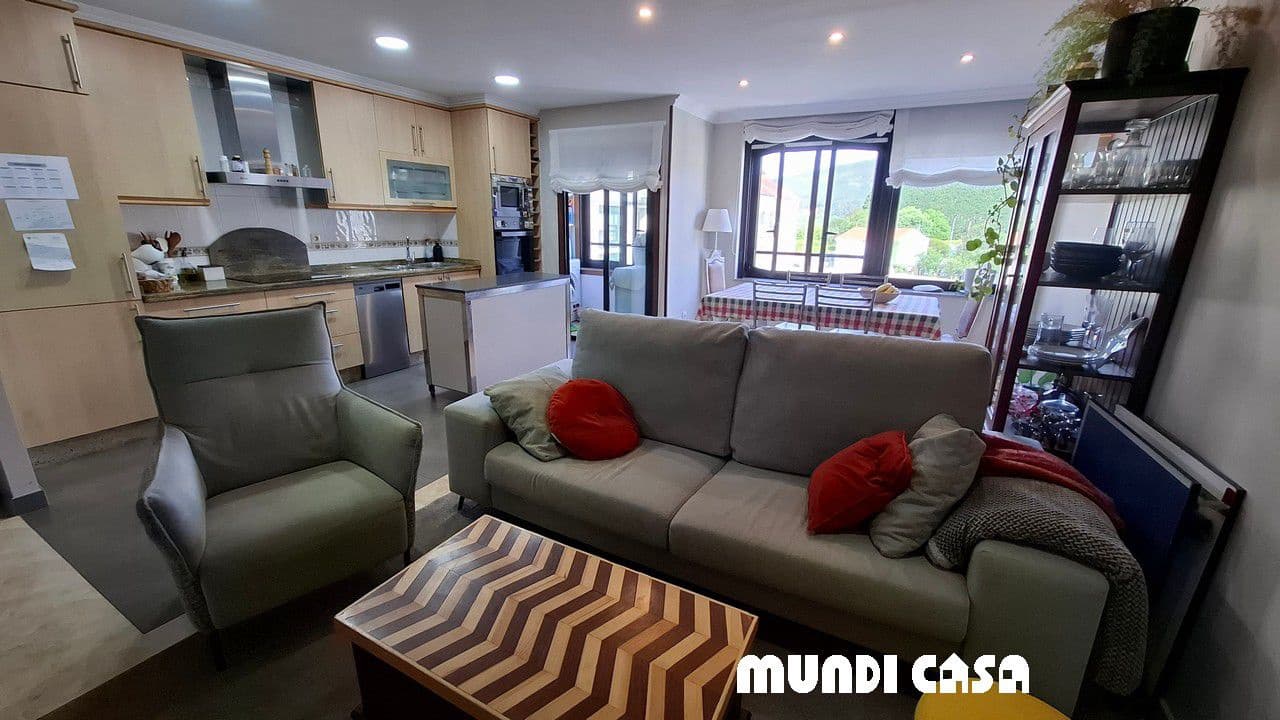 3 slaapkamer Flat te koop in A Pobra do Caraminal met garage - € 180.000 (Ref: 9807783)