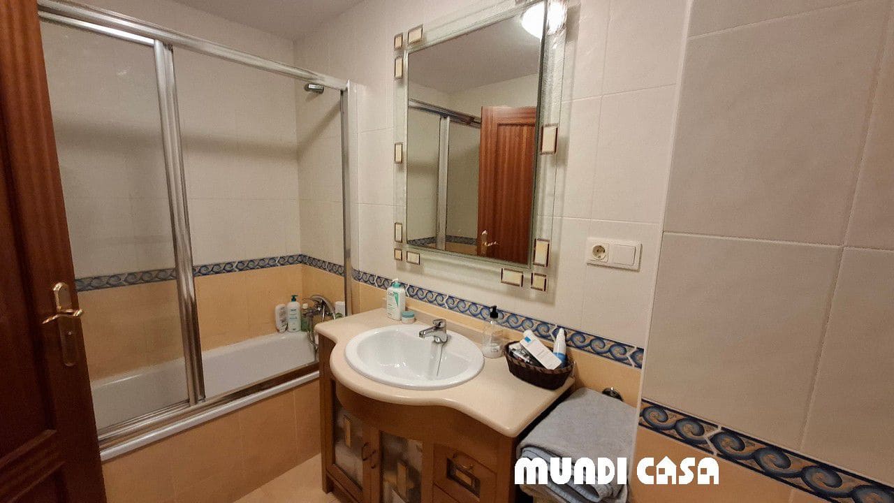 3 slaapkamer Flat te koop in A Pobra do Caraminal met garage - € 180.000 (Ref: 9807783)