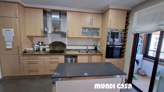 3 slaapkamer Flat te koop in A Pobra do Caramiñal met garage - € 180.000 (Ref: 9807783)
