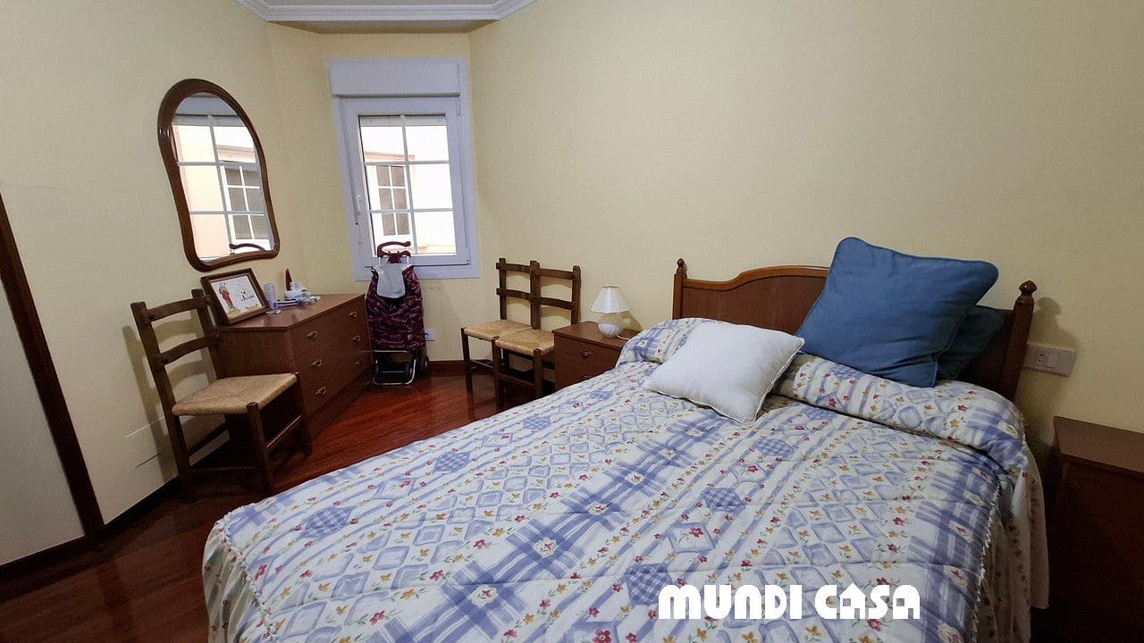 3 bedroom Flat for sale in Boiro with garage - € 180,000 (Ref: 9861634)