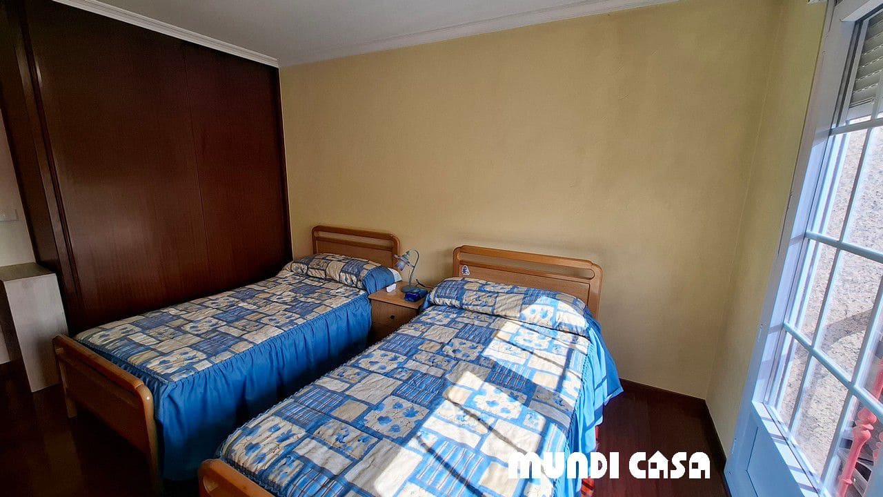 3 bedroom Flat for sale in Boiro with garage - € 180,000 (Ref: 9861634)