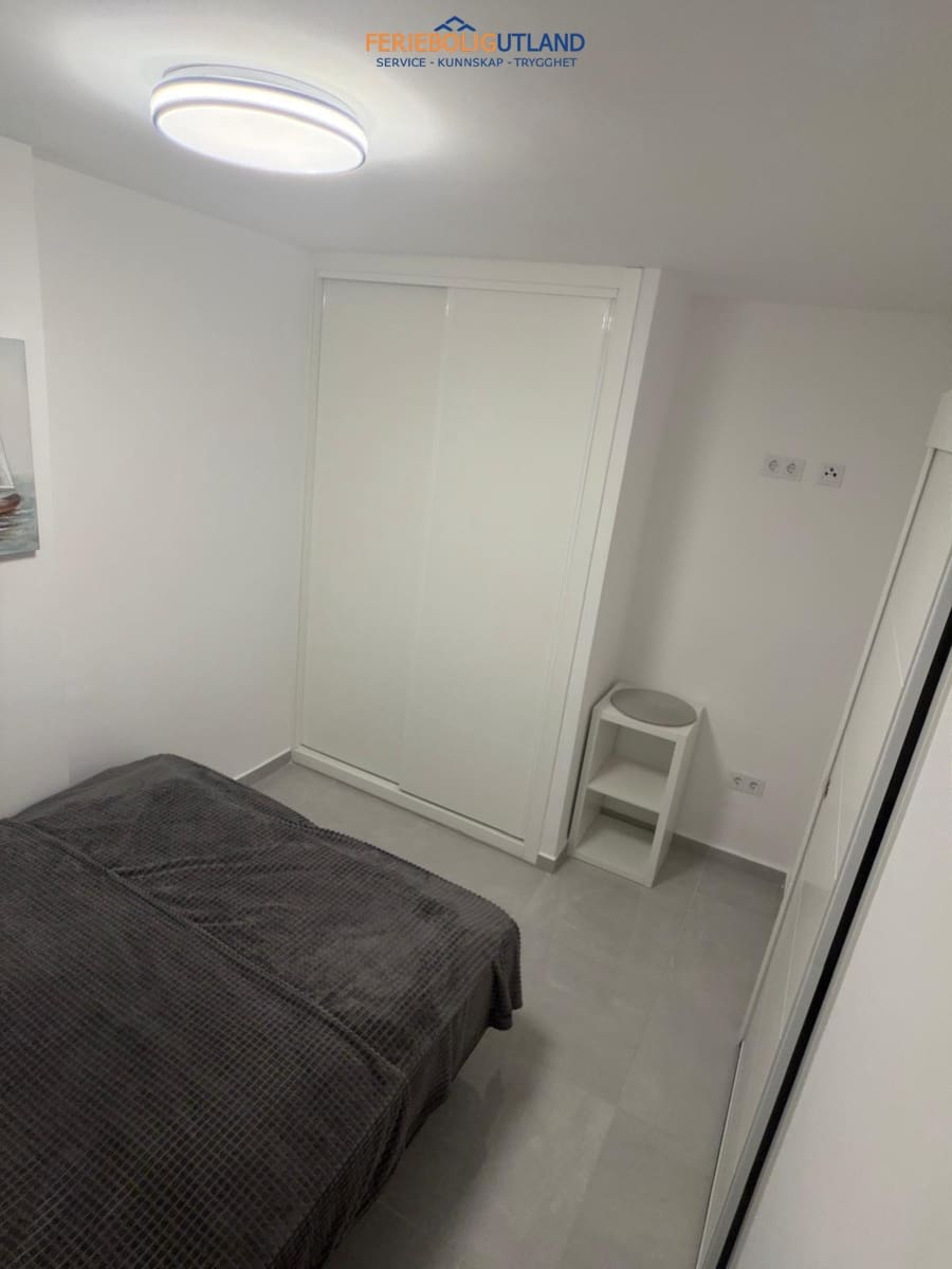 Apartamento de 2 habitaciones en Torrevieja en venta con piscina - 161.000 € (Ref: 10000760)