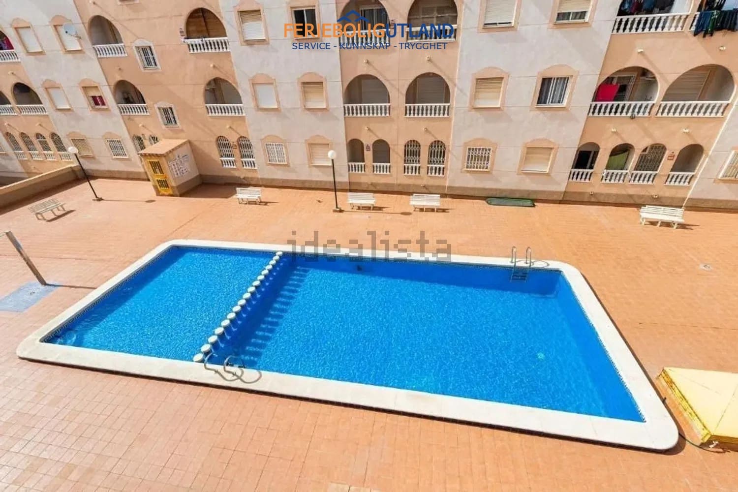 Apartamento de 2 habitaciones en Torrevieja en venta con piscina - 161.000 € (Ref: 10000760)