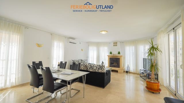 3 slaapkamer Villa te koop in Playa Flamenca, Orihuela met zwembad garage - € 490.000 (Ref: 10000761)