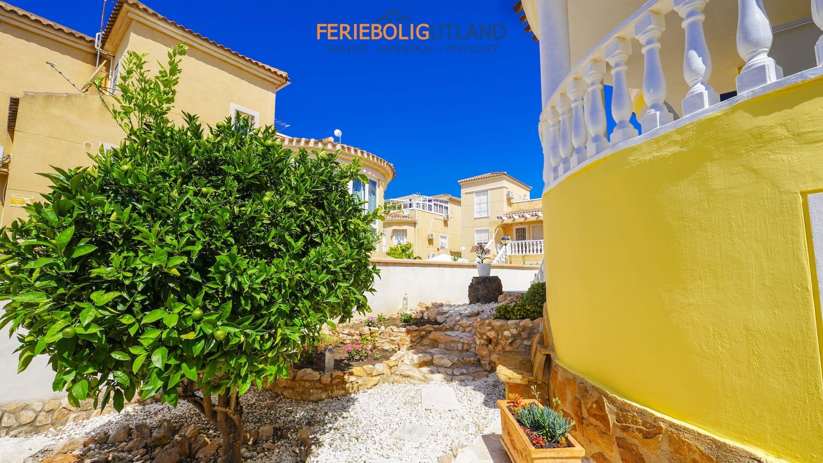 3 soverom Villa til salgs i Playa Flamenca med svømmebasseng garasje - € 490 000 (Ref: 10000761)
